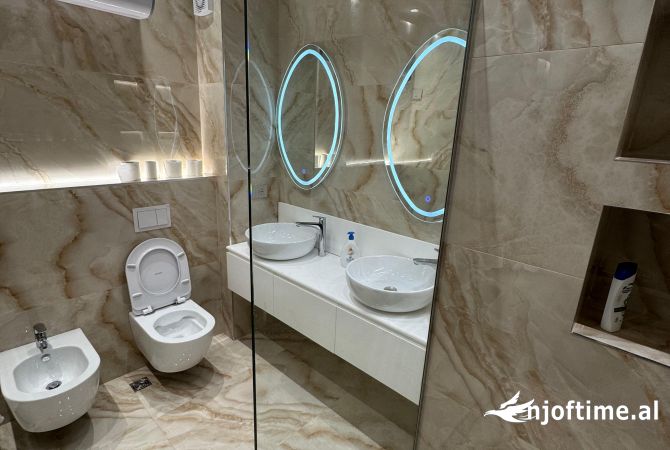 Shtepi me qera Apartament ne Tirane, 2+1, Mobilimi E mobiluar, Pagesa 1,200  Euro.