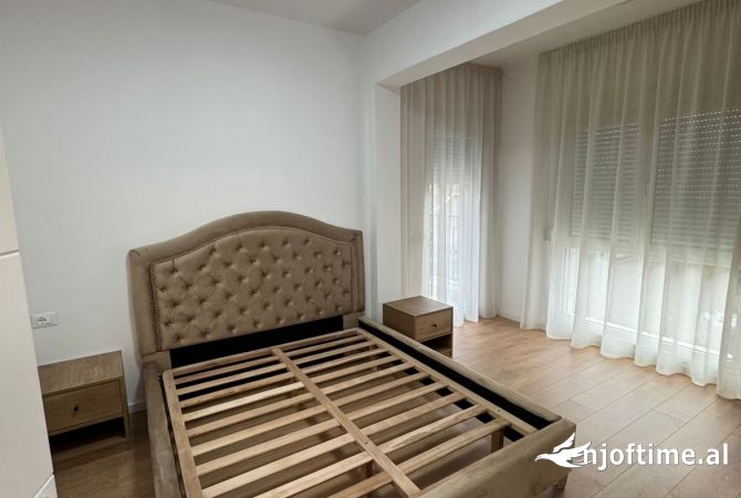 Shtepi me qera Apartament ne Tirane, 1+1, Mobilimi E mobiluar, Pagesa 450  Euro.
