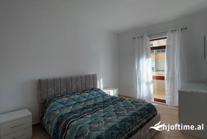 Shtepi me qera 2+1 ne Tirane - 750 Euro