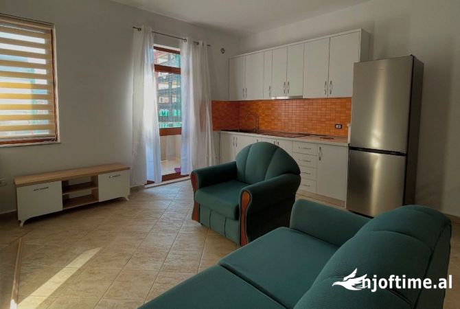 Shtepi me qera 2+1 ne Tirane - 750 Euro