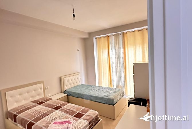 Shtepi me qera Apartament ne Tirane, 2+1, Mobilimi E mobiluar, Pagesa 700  Euro.