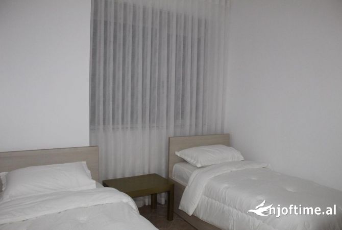 Shtepi me qera Apartament ne Tirane, 2+1, Mobilimi E mobiluar, Pagesa 600  Euro.