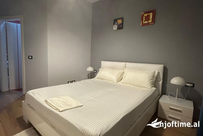 Shtepi me qera Apartament ne Tirane, 2+1, Mobilimi E mobiluar, Pagesa 800  Euro.