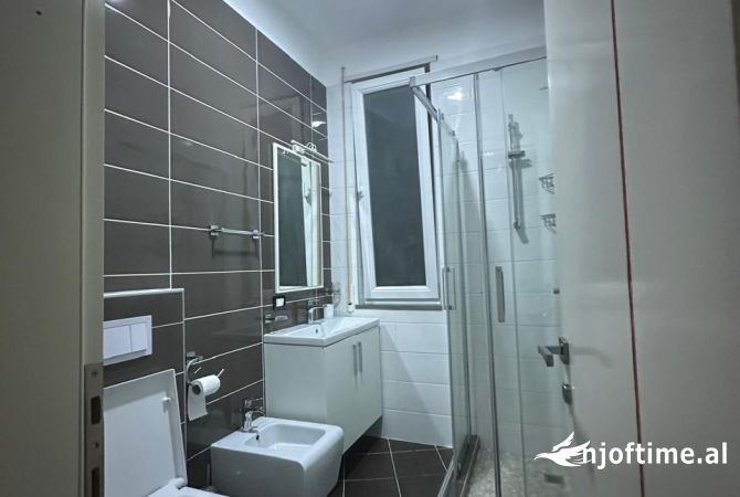 Shtepi me qera Apartament ne Tirane, 2+1, Mobilimi E mobiluar, Pagesa 800  Euro.