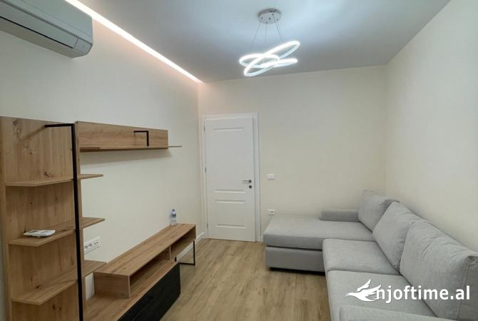 Shtepi ne shitje Apartament ne Tirane, 2+1, Mobilimi E mobiluar, Pagesa 140,000  Euro.