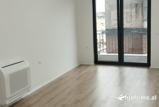 Ambient biznesi me qera 3+1 ne Tirane - 400 Euro