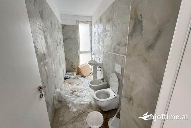 Ambient biznesi me qera 3+1 ne Tirane - 700 Euro