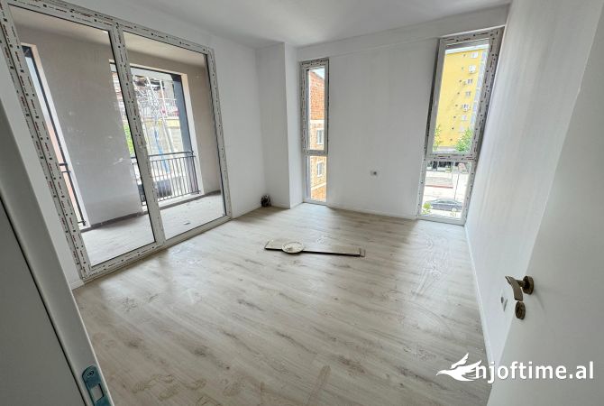 Ambient biznesi me qera 3+1 ne Tirane - 700 Euro