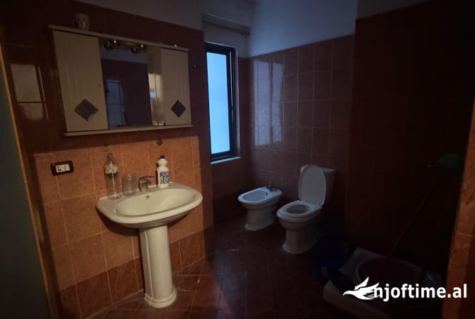 Shtepi ne shitje 2+1 ne Tirane - 120,000 Euro