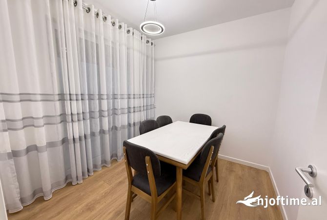 Shtepi me qera Apartament ne Tirane, 2+1, Mobilimi E mobiluar, Pagesa 650  Euro.