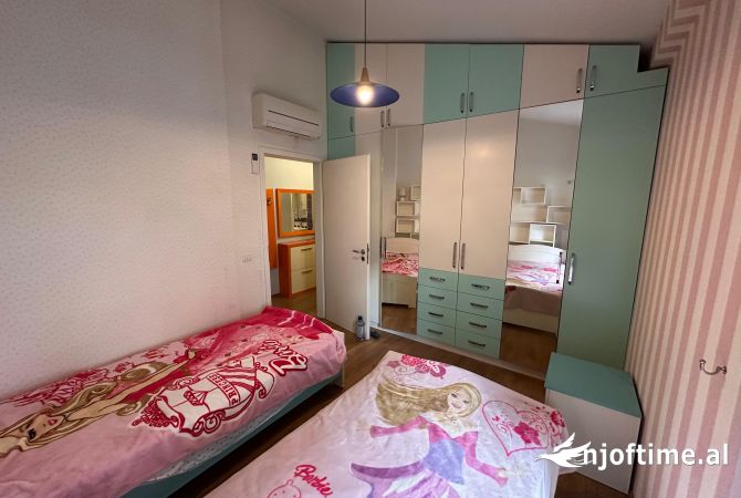 Shtepi me qera Apartament ne Tirane, 4+1, Mobilimi E mobiluar, Pagesa 100,000  Leke.
