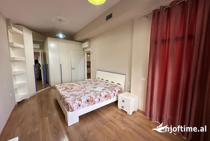 Shtepi me qera Apartament ne Tirane, 4+1, Mobilimi E mobiluar, Pagesa 100,000  Leke.