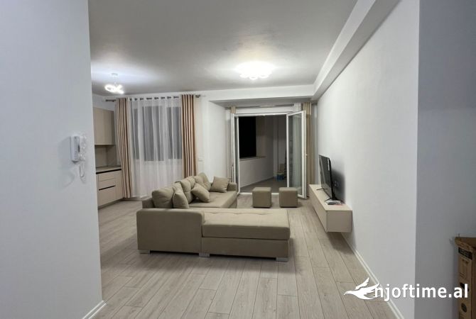 Shtepi me qera Apartament ne Tirane, 2+1, Mobilimi E mobiluar, Pagesa 650  Euro.