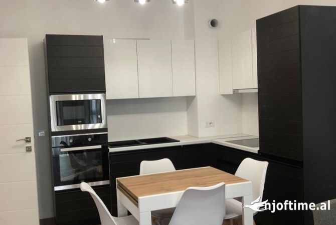 Shtepi me qera Apartament ne Tirane, 1+1, Mobilimi E mobiluar, Pagesa 550  Euro.