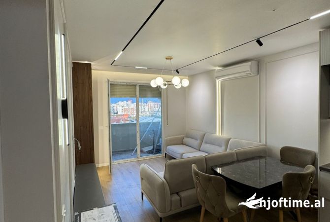 Shtepi ne shitje Apartament ne Tirane, 1+1, Mobilimi E mobiluar, Pagesa 160,000  Euro.