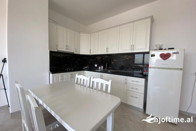 Shtepi me qera Apartament ne Tirane, 1+1, Mobilimi E mobiluar, Pagesa 550  Euro.