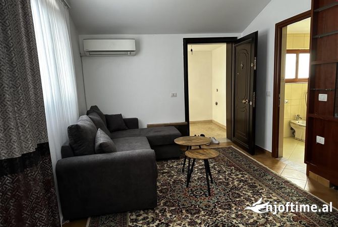 Shtepi me qera Apartament ne Tirane, 2+1, Mobilimi E mobiluar, Pagesa 40,000  Leke.