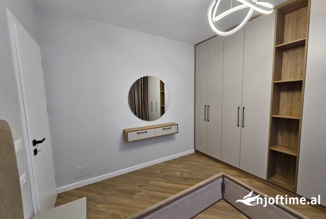 Shtepi ne shitje Apartament ne Tirane, 1+1, Mobilimi E mobiluar, Pagesa 135,000  Euro.