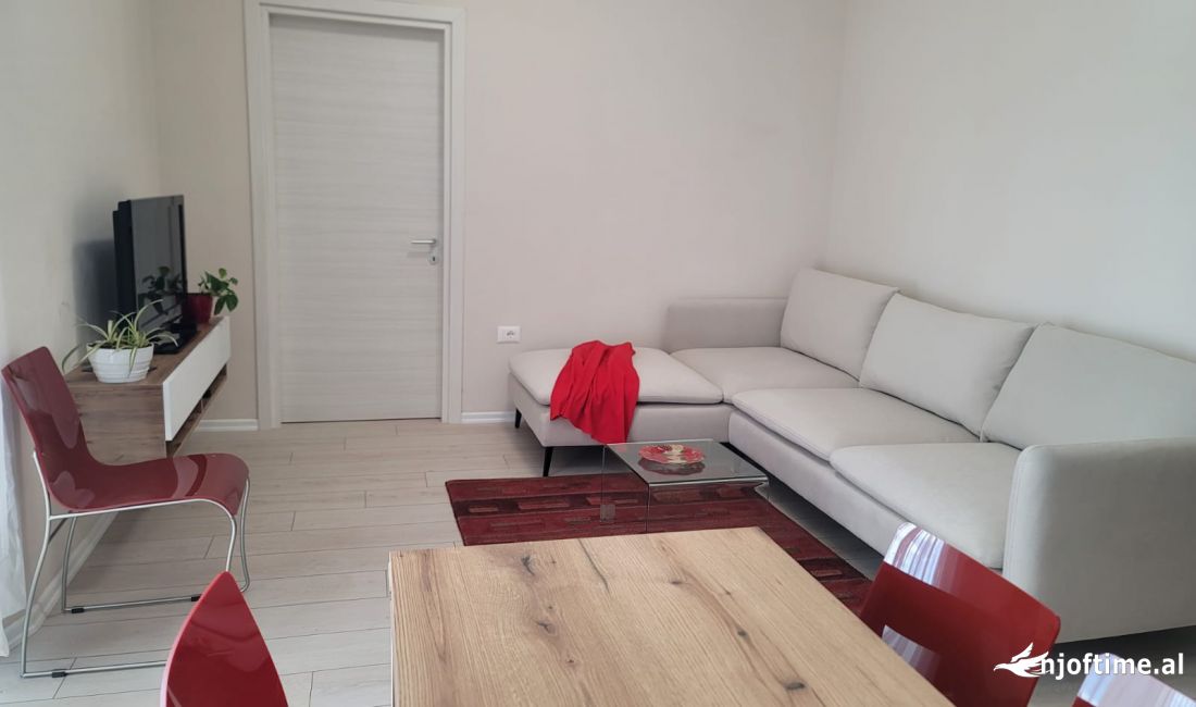 Shtepi me qera Apartament ne Tirane, 1+1, Mobilimi E mobiluar, Pagesa 55,000  Leke.