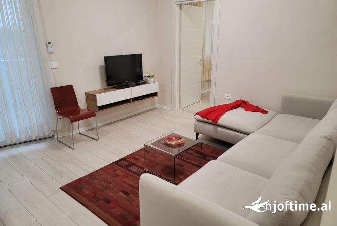 Shtepi me qera Apartament ne Tirane, 1+1, Mobilimi E mobiluar, Pagesa 55,000  Leke.