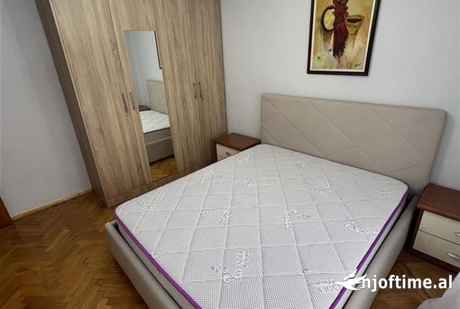 Shtepi me qera Apartament ne Tirane, 2+1, Mobilimi E mobiluar, Pagesa 70,000  Leke.