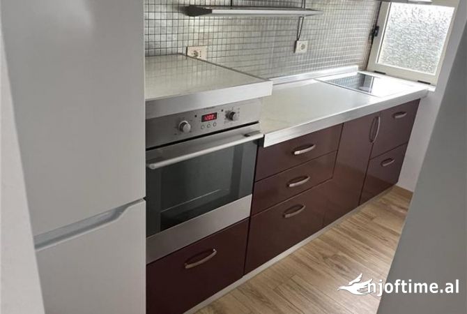 Shtepi me qera Apartament ne Tirane, 2+1, Mobilimi E mobiluar, Pagesa 70,000  Leke.