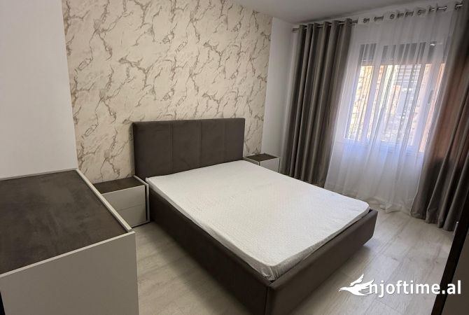 Shtepi me qera Apartament ne Tirane, 1+1, Mobilimi E mobiluar, Pagesa 680  Euro.