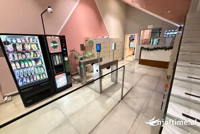 Jepet me qera Ambient Zyrash ( per cdo lloj zyre  📍Qender Tirane, 9 katshet  7000 euro 