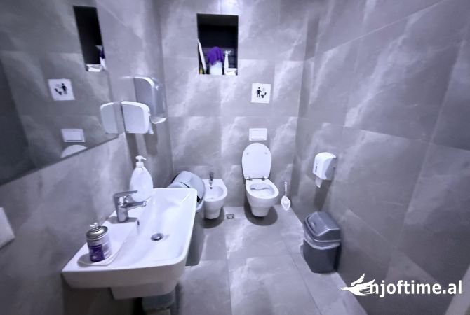 Ambient biznesi me qera 3+1 ne Tirane - 7,000 Euro
