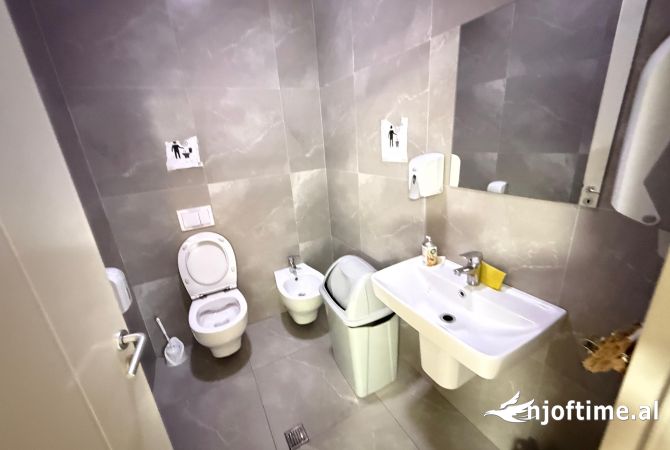 Jepet me qera Ambient Zyrash ( per cdo lloj zyre  📍Qender Tirane, 9 katshet  7000 euro 