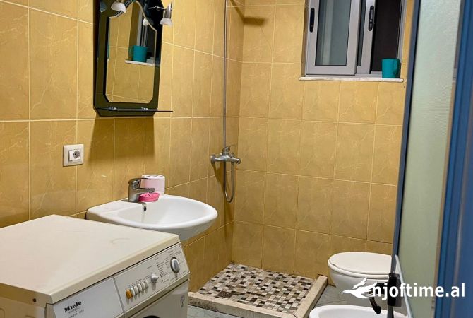 Shtepi me qera 1+1 ne Tirane - 450 Euro