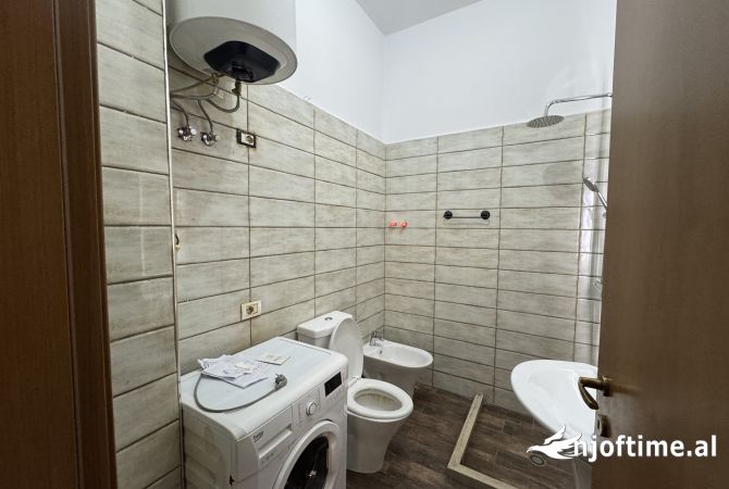 Shtepi me qera Apartament ne Tirane, 2+1, Mobilimi E mobiluar, Pagesa 350  Euro.