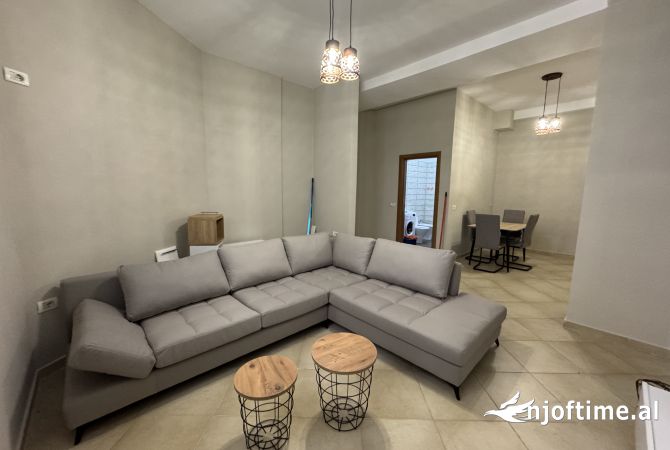 Shtepi me qera 2+1 ne Tirane - 350 Euro