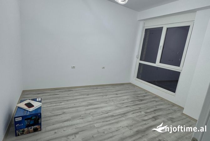 Ambient biznesi me qera 3+1 ne Tirane - 600 Euro