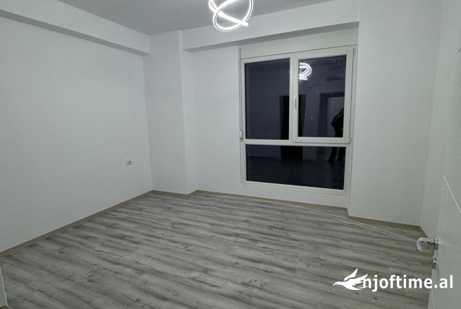 Ambient biznesi me qera 3+1 ne Tirane - 600 Euro