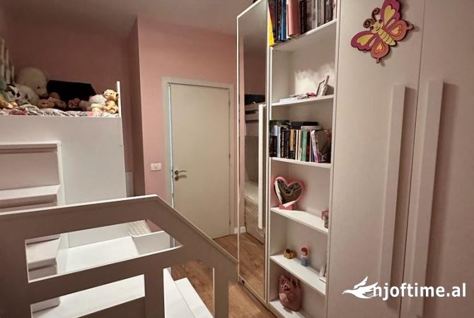 Shtepi me qera Apartament ne Tirane, 2+1, Mobilimi E mobiluar, Pagesa 400  Euro.