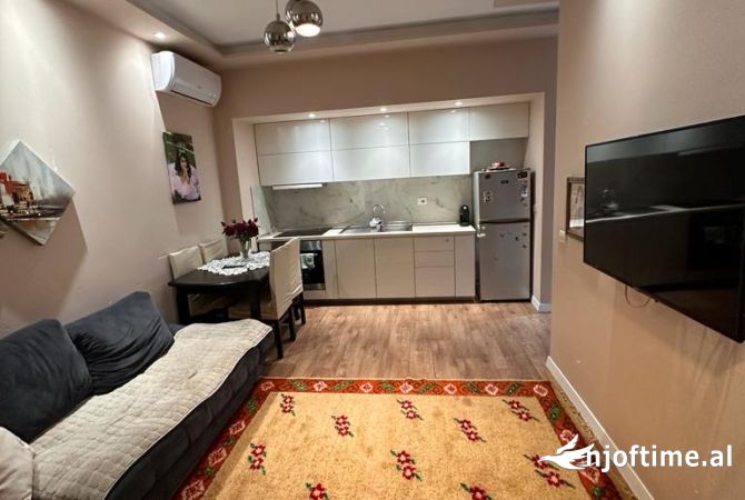 Shtepi me qera 2+1 ne Tirane - 400 Euro