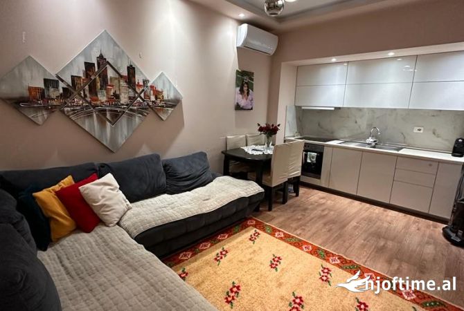 Shtepi me qera 2+1 ne Tirane - 400 Euro