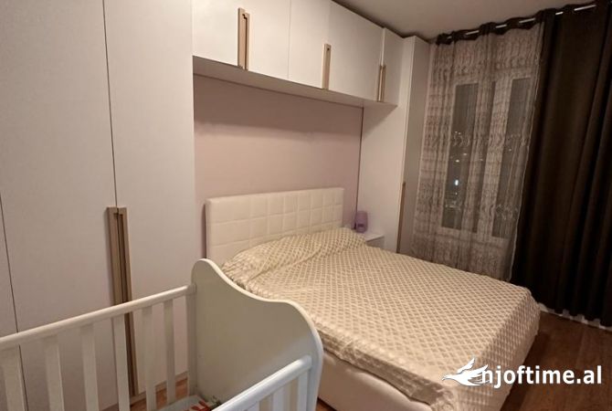 Shtepi me qera Apartament ne Tirane, 2+1, Mobilimi E mobiluar, Pagesa 400  Euro.