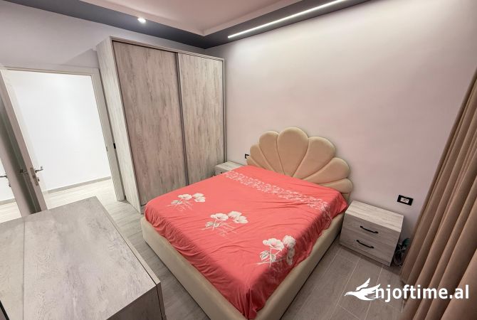 Shtepi ne shitje Apartament ne Tirane, 1+1, Mobilimi E mobiluar, Pagesa 105,000  Euro.