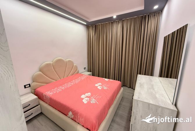 Shtepi ne shitje Apartament ne Tirane, 1+1, Mobilimi E mobiluar, Pagesa 105,000  Euro.