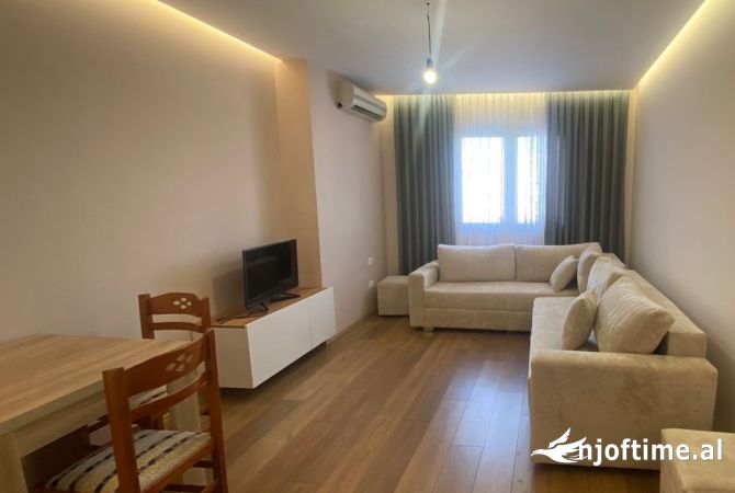 Shtepi me qera 1+1 ne Tirane - 40,000 Leke