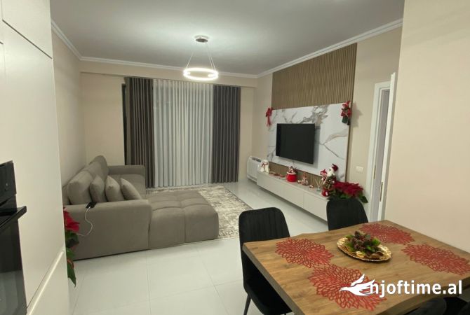 Shtepi me qera Apartament ne Tirane, 2+1, Mobilimi E mobiluar, Pagesa 600  Euro.