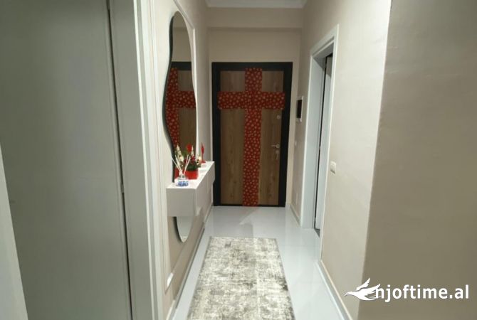 Shtepi me qera Apartament ne Tirane, 2+1, Mobilimi E mobiluar, Pagesa 600  Euro.