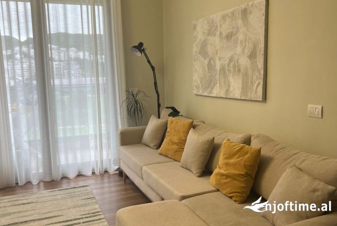 Shtepi me qera 2+1 ne Tirane - 1,300 Euro