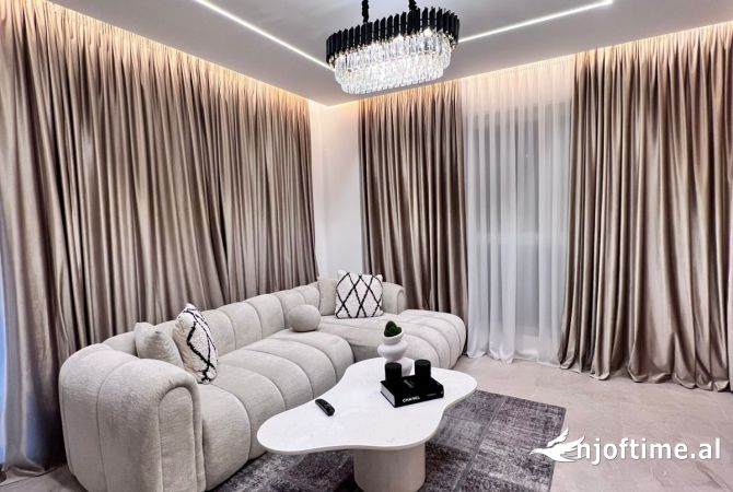 Shtepi me qera Apartament ne Tirane, 3+1, Mobilimi E mobiluar, Pagesa 1,700  Euro.