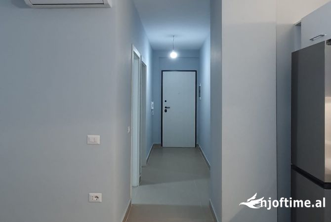 Shtepi me qera Apartament ne Tirane, 1+1, Mobilimi Pjeserisht e mobiluar, Pagesa 550  Euro.