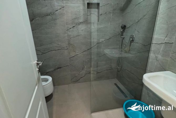 Shtepi me qera Apartament ne Tirane, 1+1, Mobilimi E mobiluar, Pagesa 40,000  Leke.