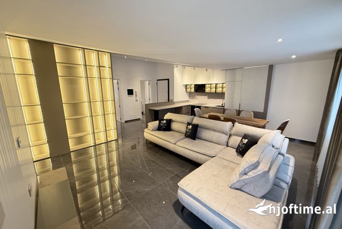 Shtepi me qera Penthose(kati i fundit panoramik) ne Tirane, 2+1, Mobilimi E mobiluar, Pagesa 850  Euro.