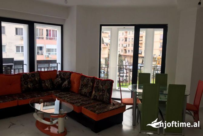 Shtepi me qera 2+1 ne Tirane - 50,000 Leke